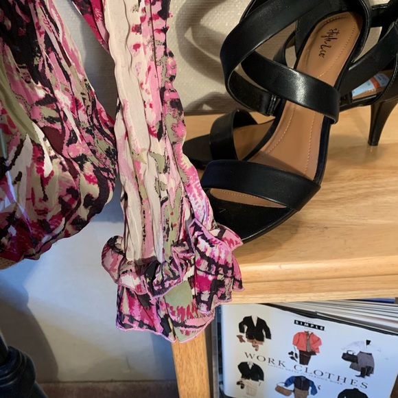 Le Caviar ๐ ๐ค ๐ค Ruffled Button Down Blouse - Picture 6 of 15